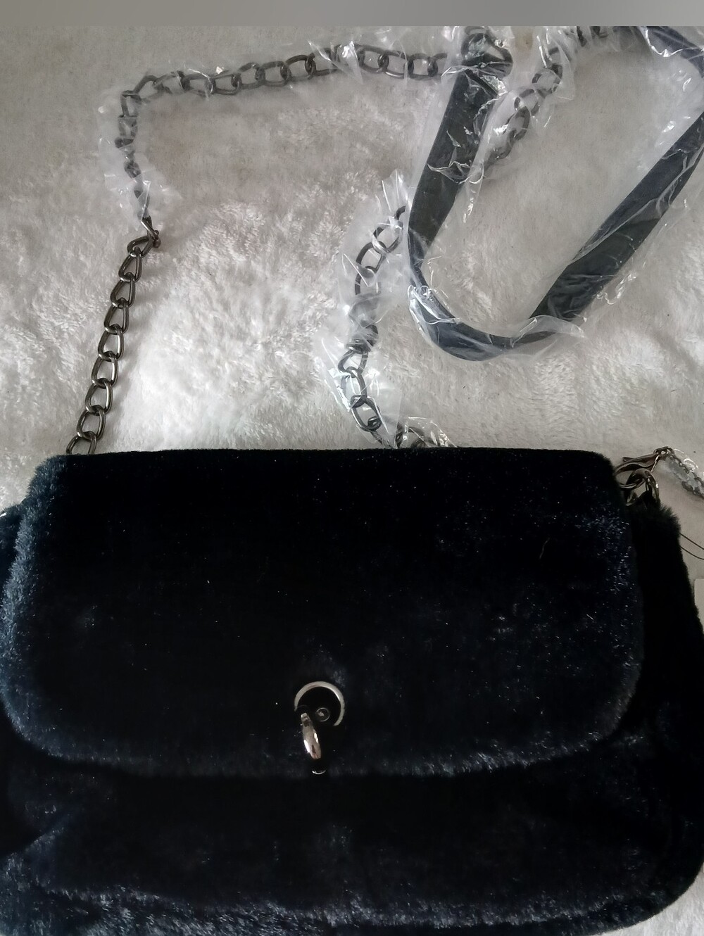 GILDA PARIS Plush FUR Crossbody, Chain Strap, Key Charm [NWT] $129